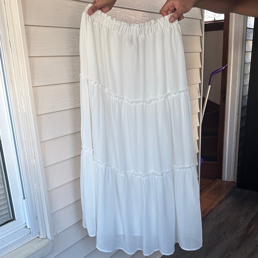 Elegant White Tiered Skirt
